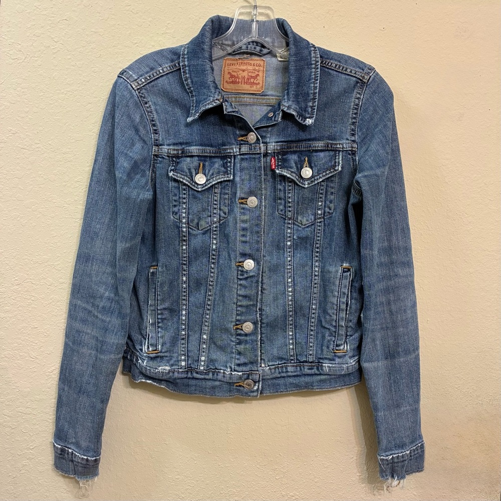 Levi's Women's Trucker Jacket Size Small Distressed Ripped Classic Denim Y2K